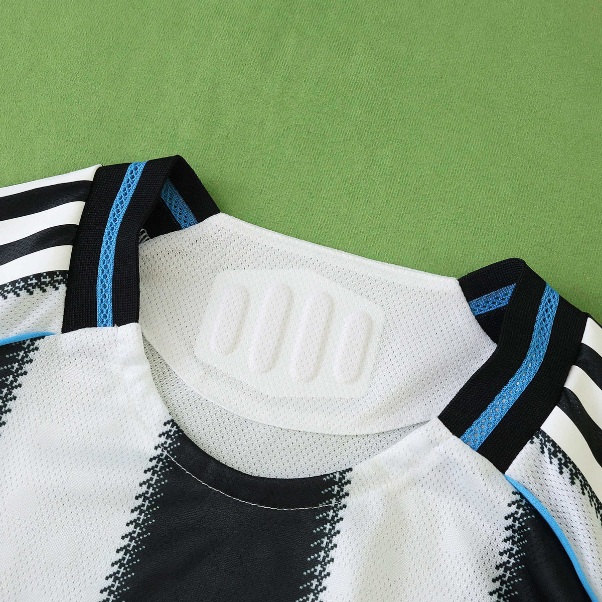 Maillot Newcastle United 2025/26 Domicile — Version Joueur — vue 3