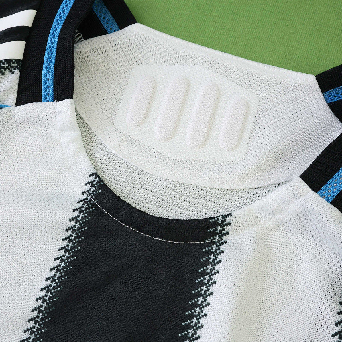 Maillot Newcastle United 2025/26 Domicile — Version Joueur — vue 4