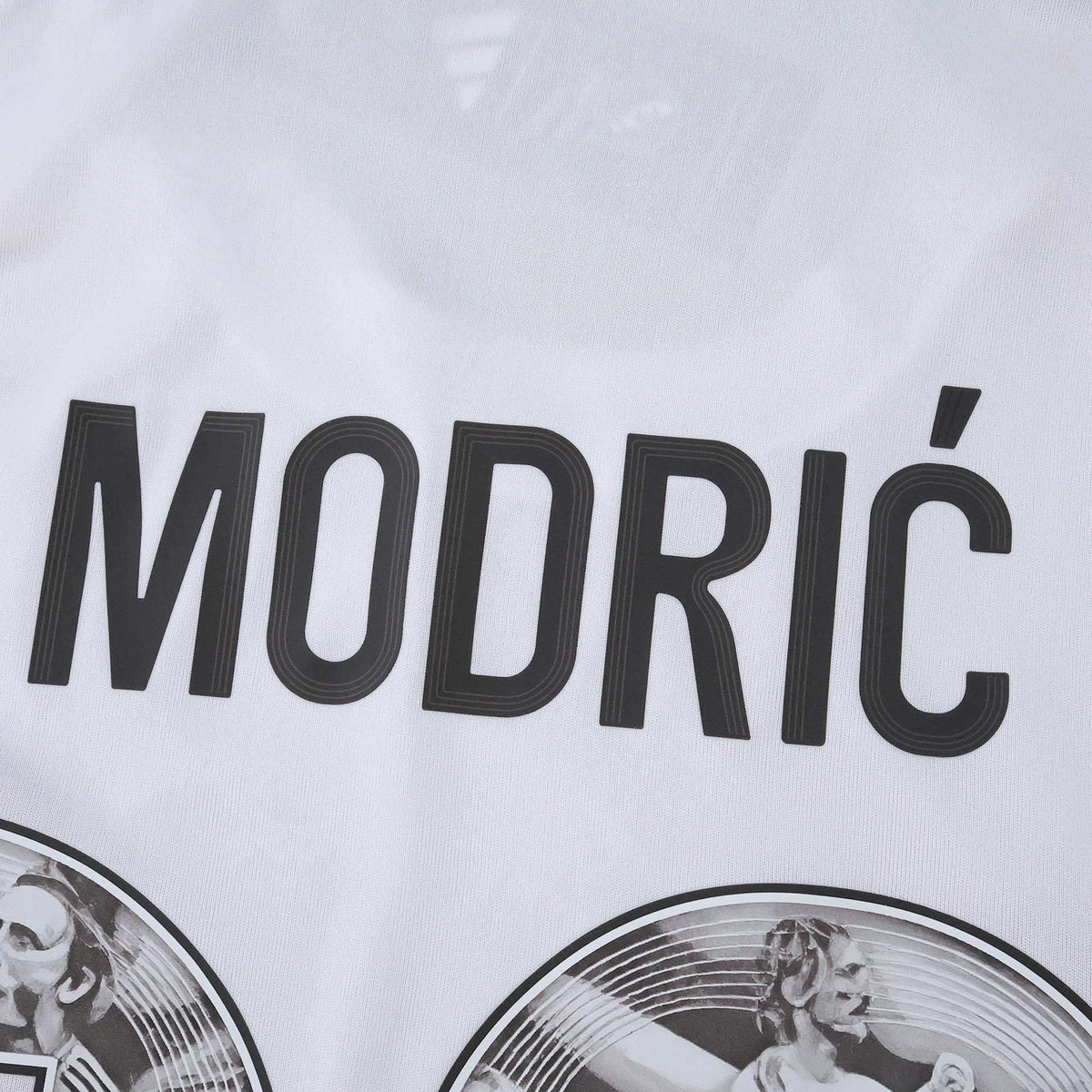 Maillot Real Madrid 2025/26 Domicile — Concept — vue 5