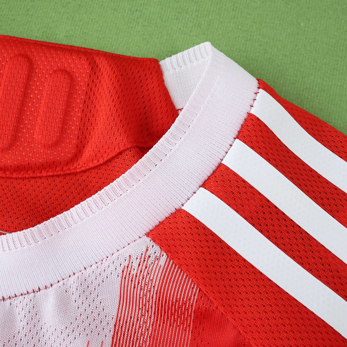 Maillot Bayern Munich 2025/26 Domicile Manches Longues — Version Joueur — vue 4