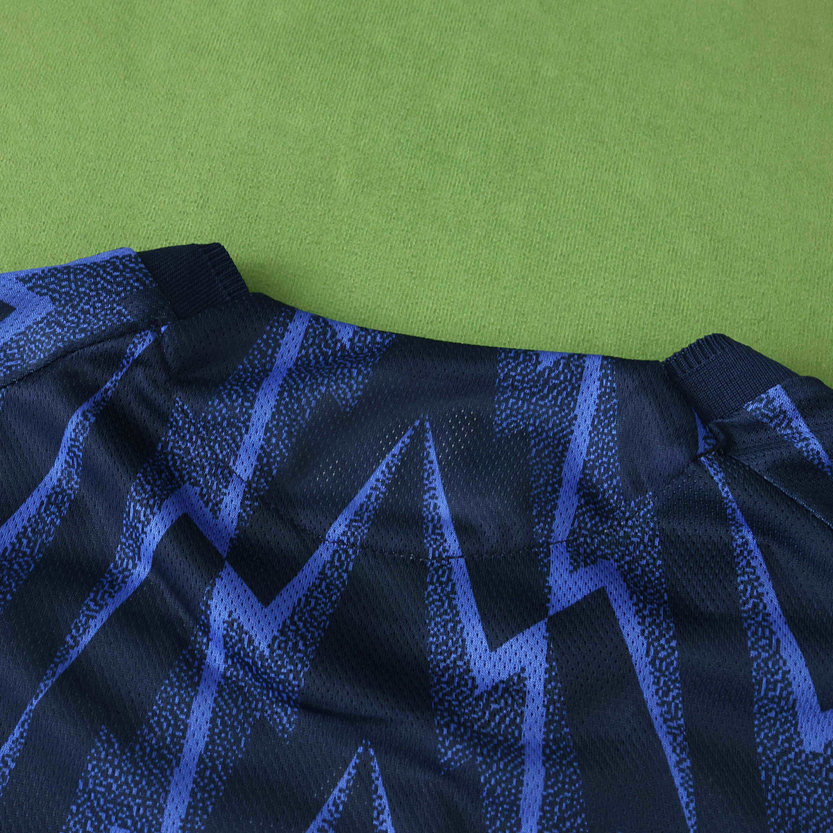 Maillot Arsenal 2025/26 Extérieur Manches Longues — Version Joueur — vue 3