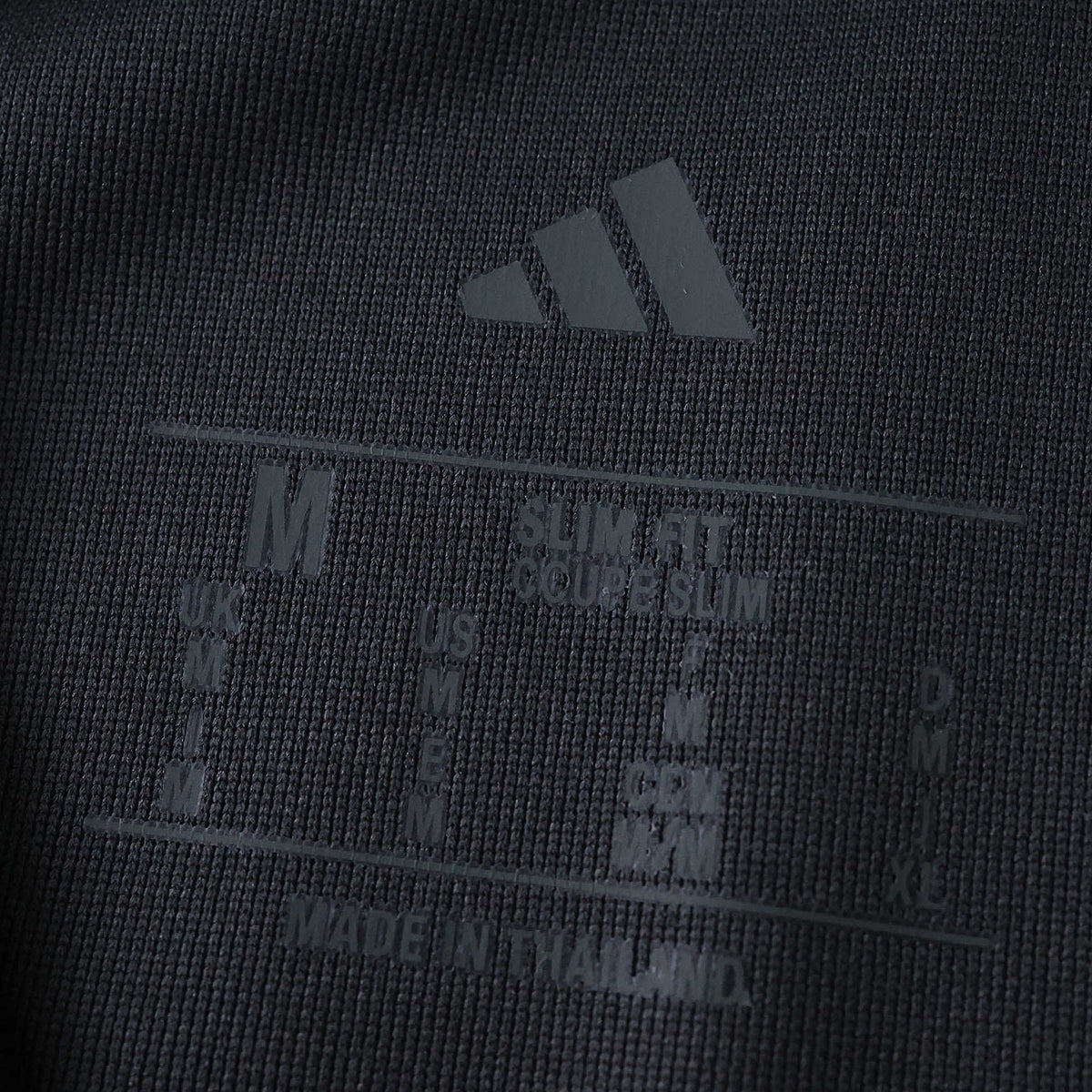Maillot Liverpool 2025/26 — Noir · Or · Version Joueur — vue 6