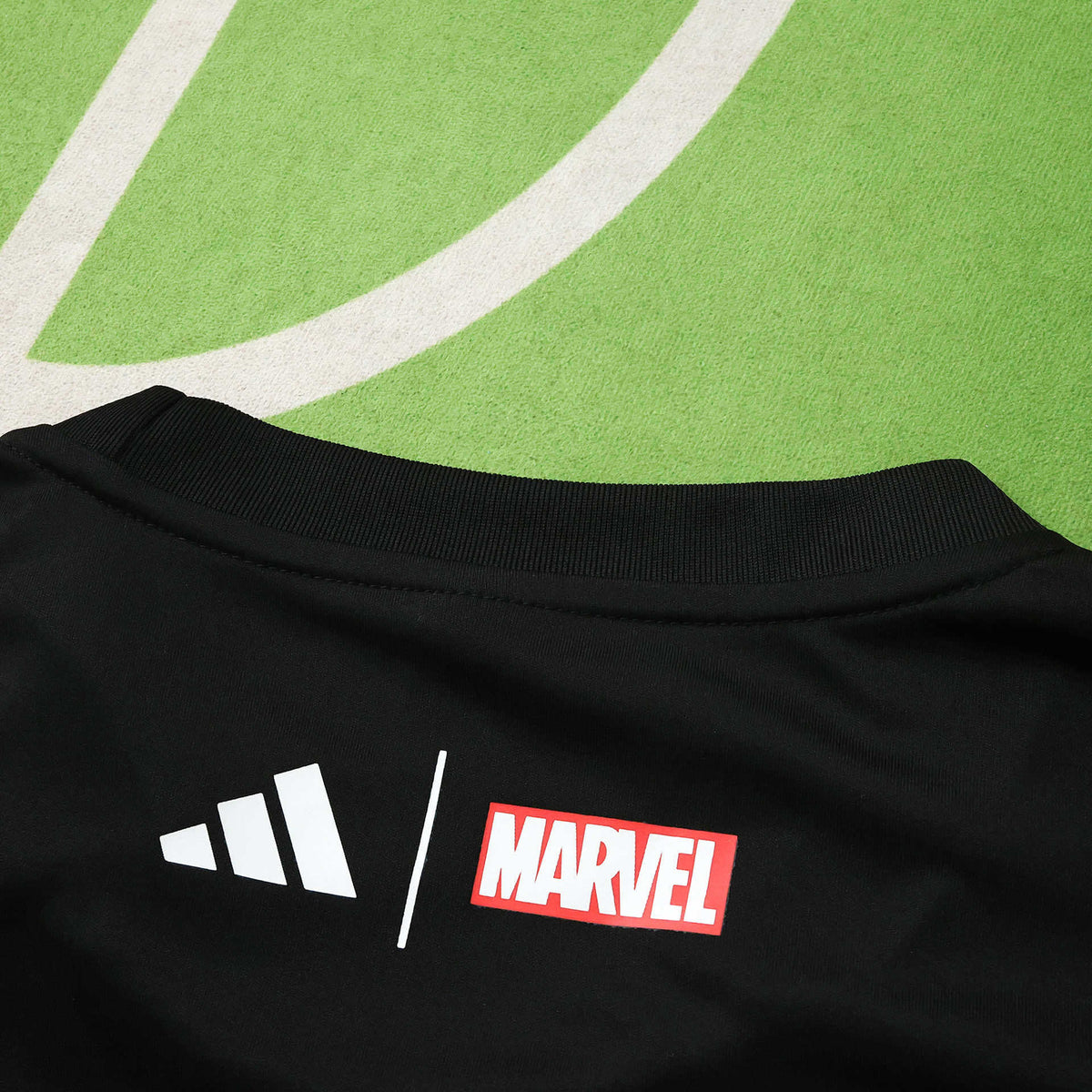 Maillot Real Madrid 2025/26 — Concept · Marvel · Noir — vue 4