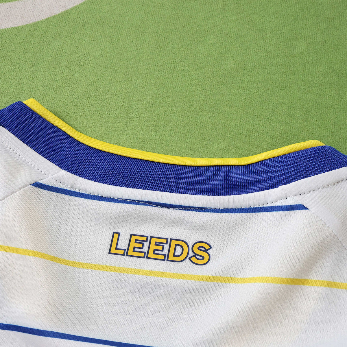 Maillot Leeds United 2026/27 Domicile — vue 3