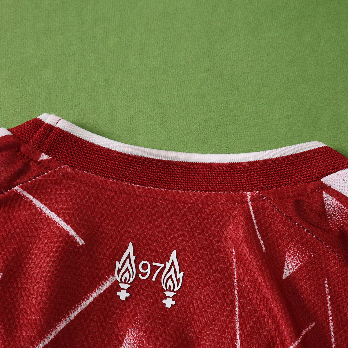 Maillot Liverpool 2026/27 Domicile Manches Longues — Version Joueur — vue 3