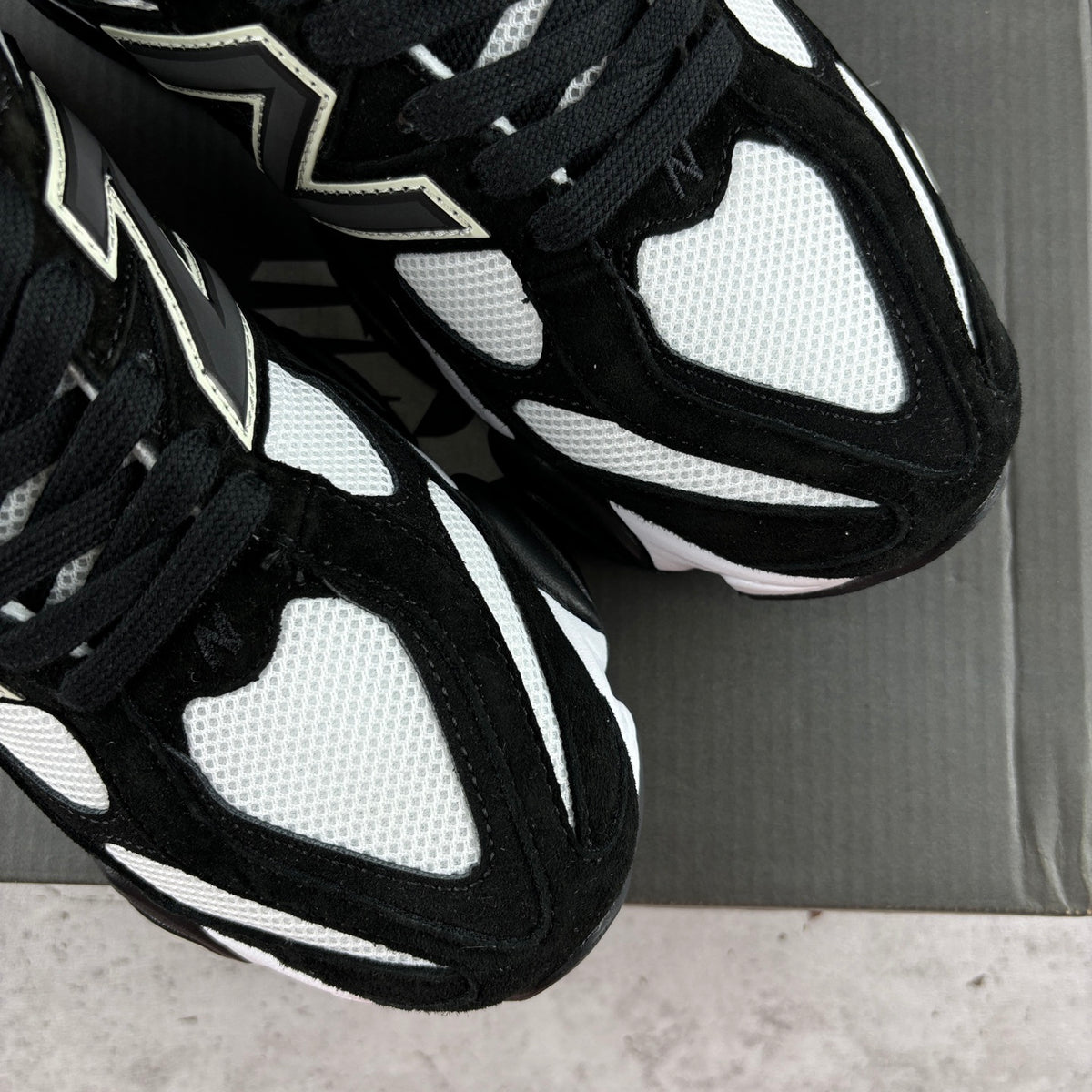New Balance 9060 'Noir Blanc Brillant Contraste'