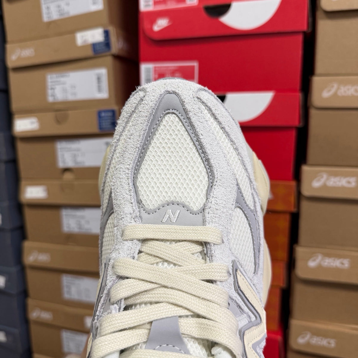 New Balance 9060 'Blanc Crème Daim'