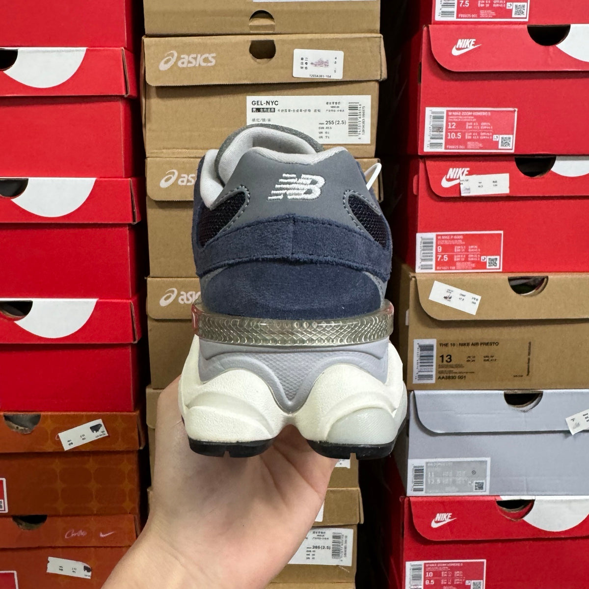 New Balance 9060 'Bleu Marine Bordeaux'