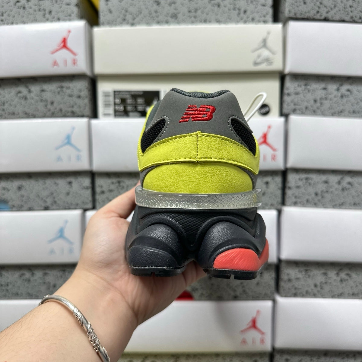 New Balance 9060 'Jaune Fluo Noir'
