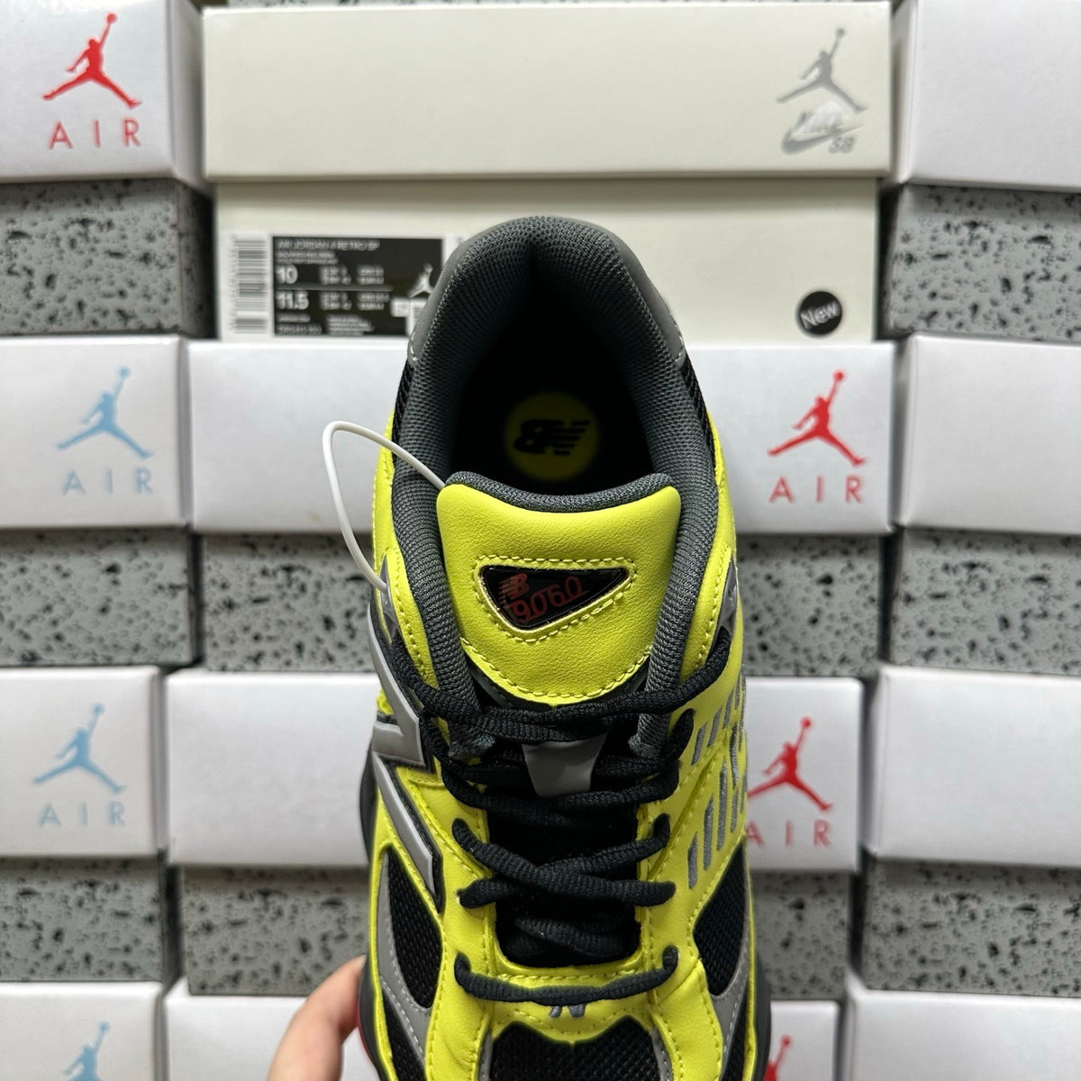 New Balance 9060 'Jaune Fluo Noir'