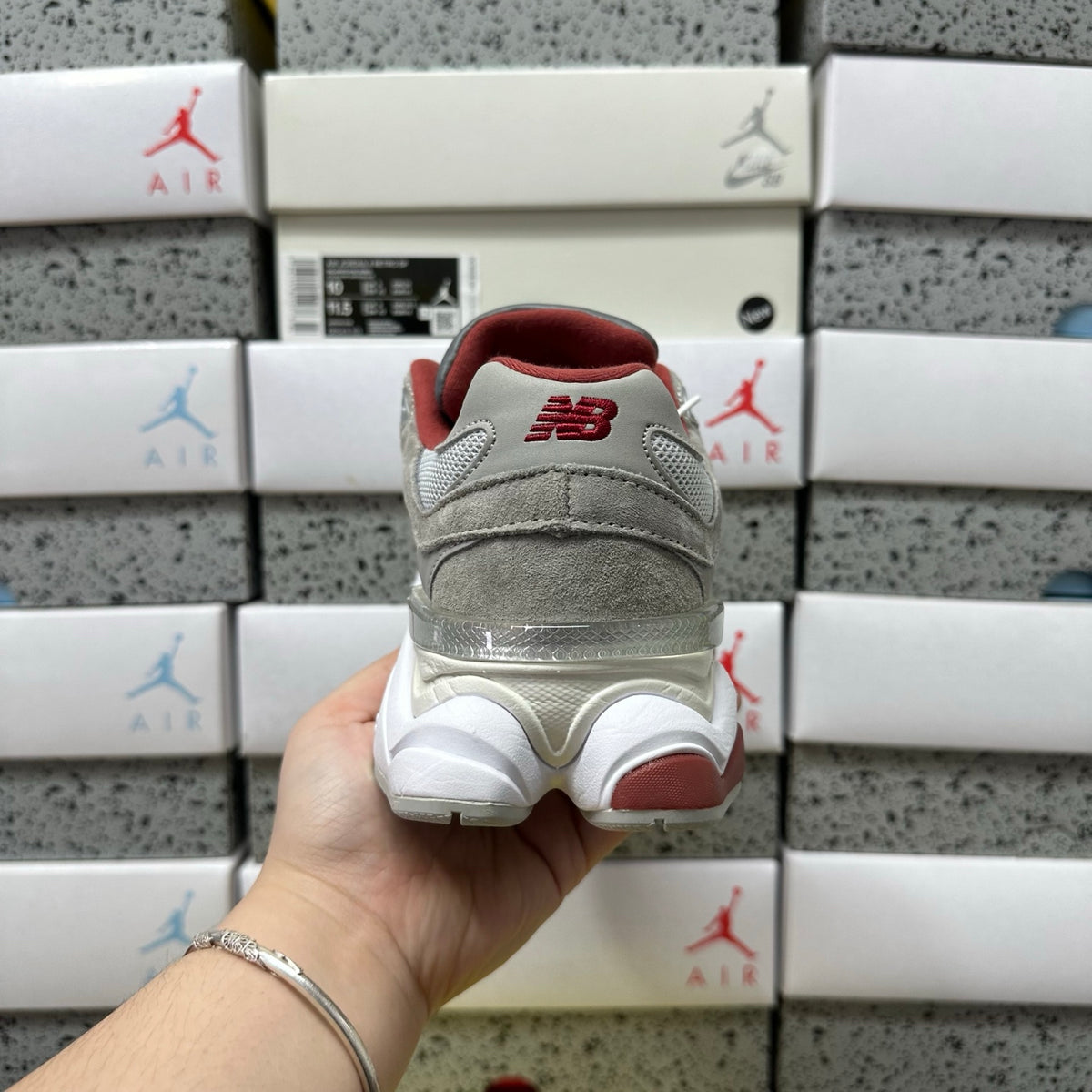 New Balance 9060 'Gris Rouge Bordeaux'