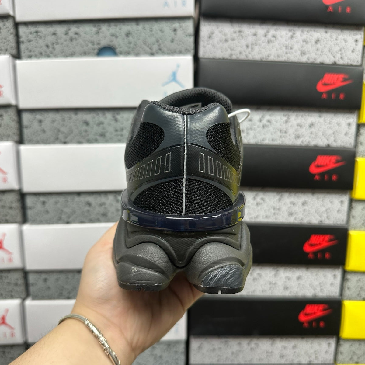 New Balance 9060 'Noir Gris Anthracite'
