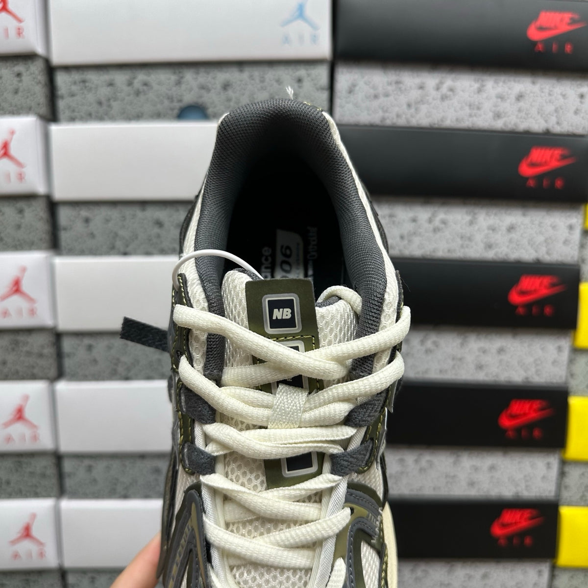 New Balance 1906R 'Gris Kaki Crème'