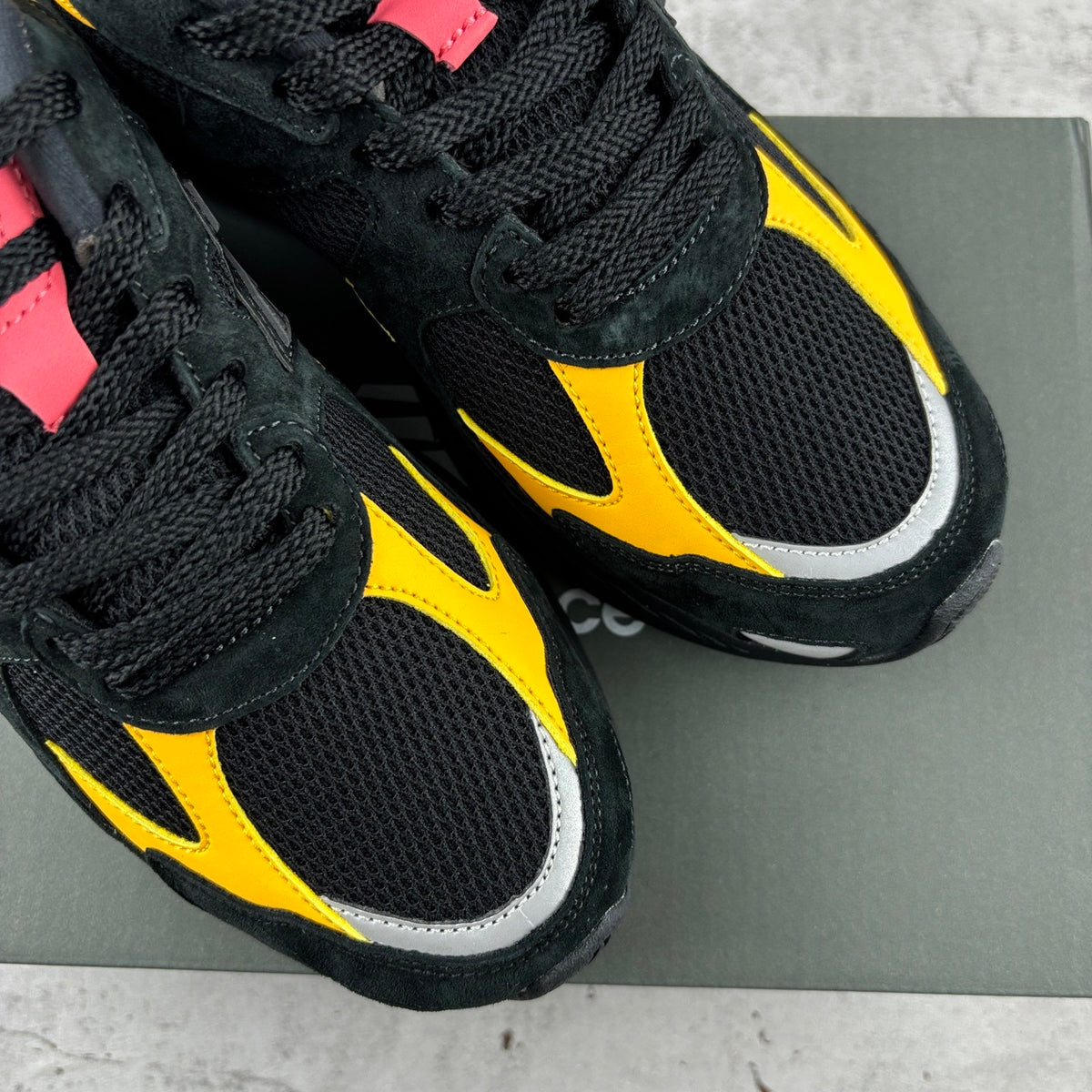 New Balance 2010 'Noir Jaune Violet'