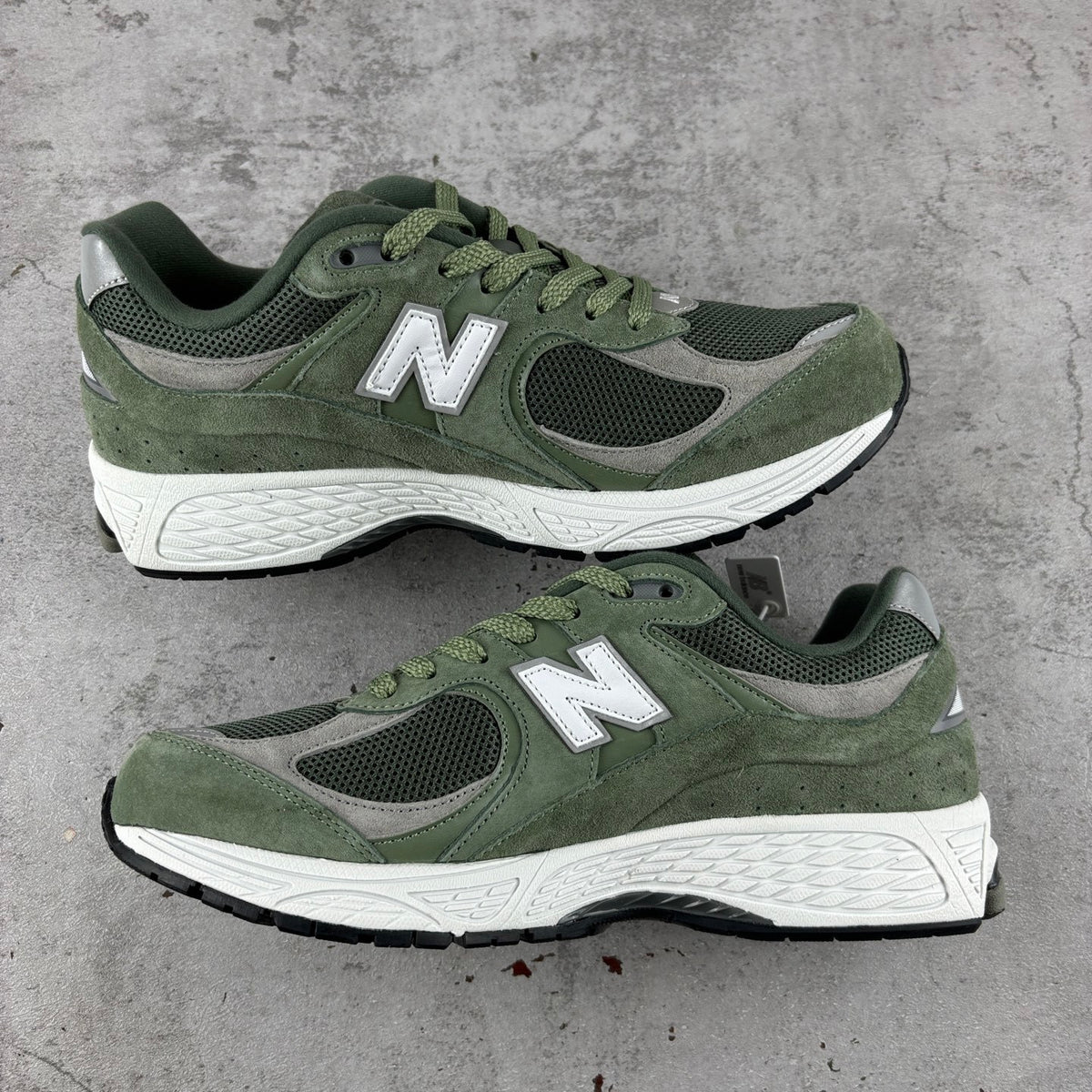 New Balance 2002R 'Vert Kaki'