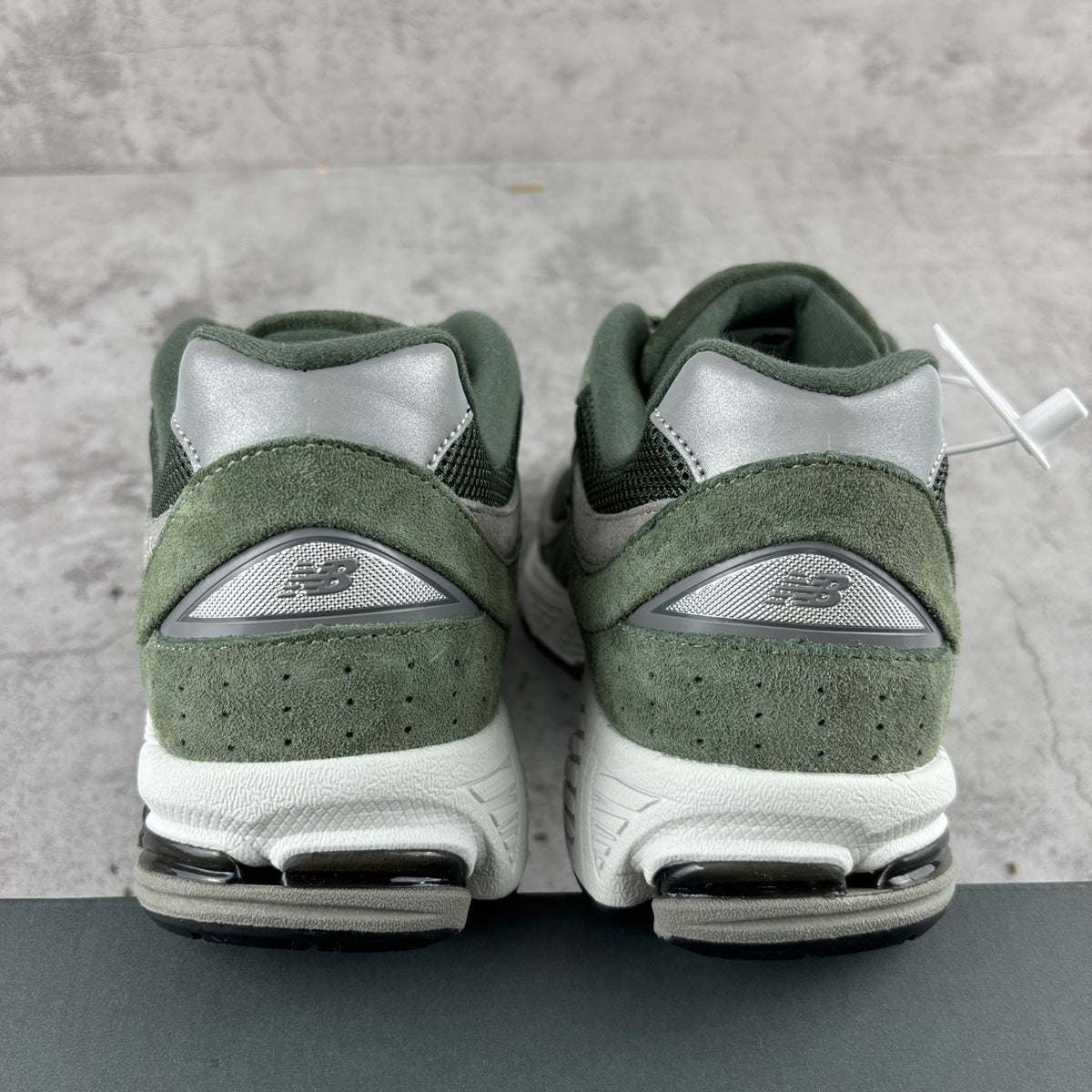 New Balance 2002R 'Vert Kaki'