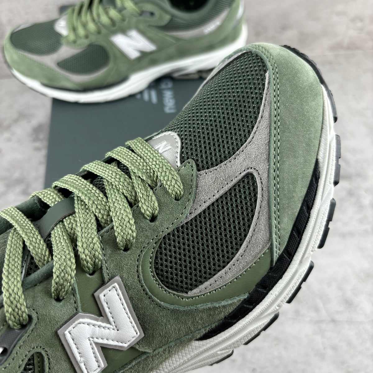 New Balance 2002R 'Vert Kaki'