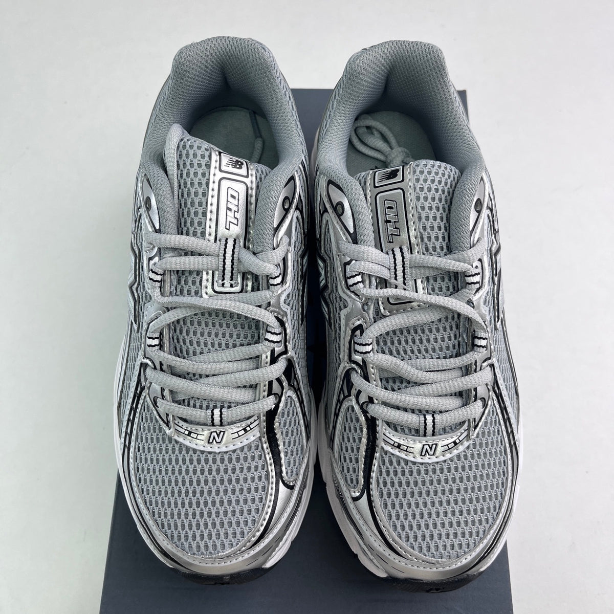 New Balance 740 'Argent Noir'