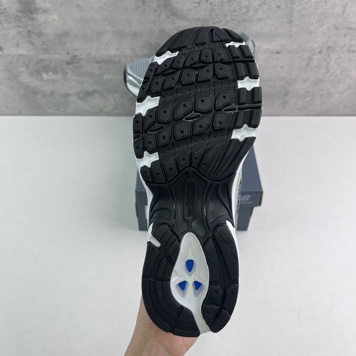 New Balance 740 'Argent Noir'