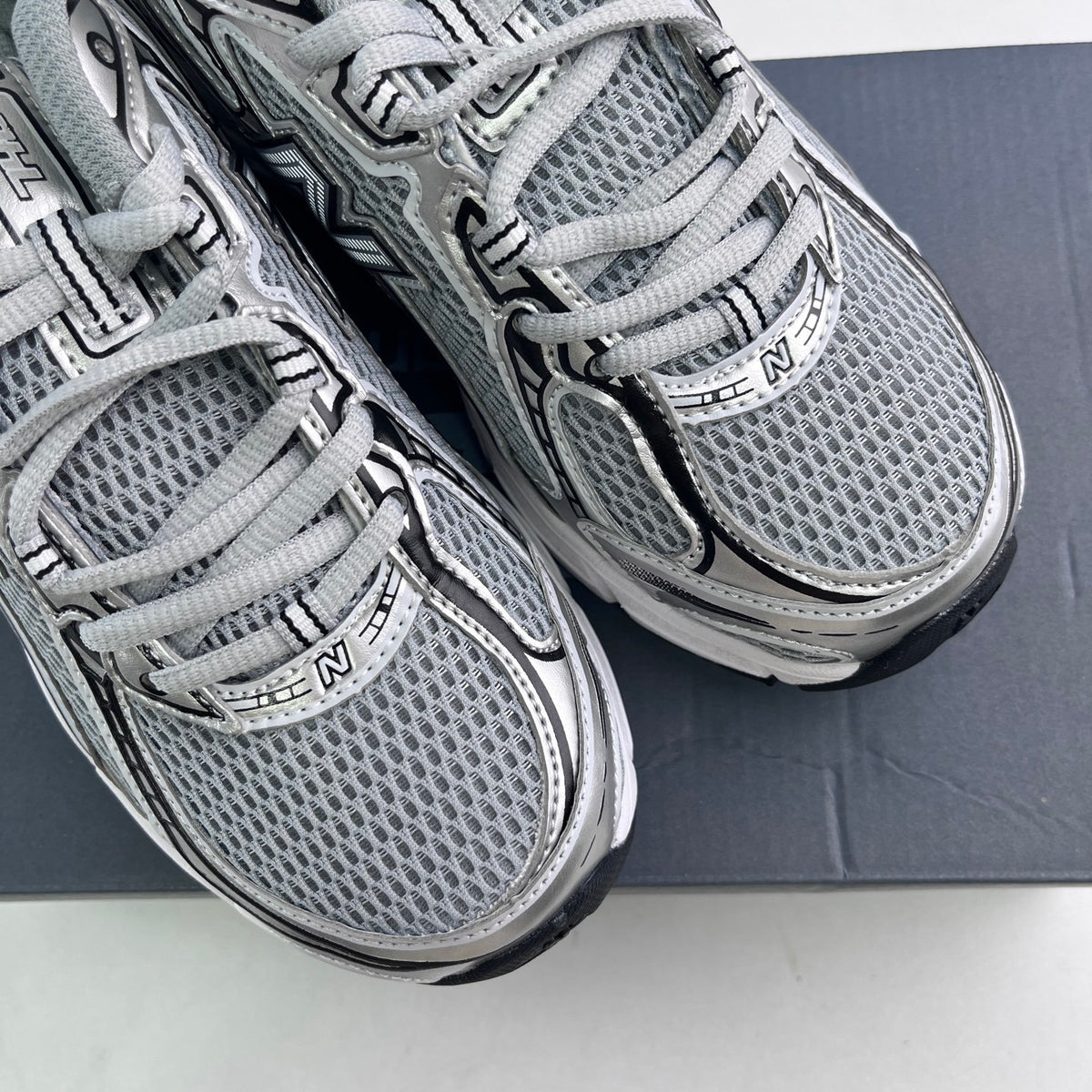 New Balance 740 'Argent Noir'