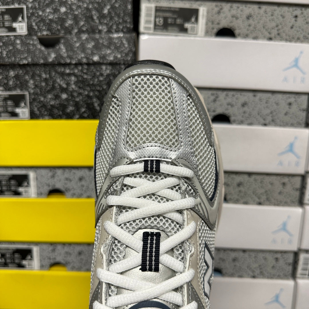 New Balance 530 'Argent Bleu Marine'
