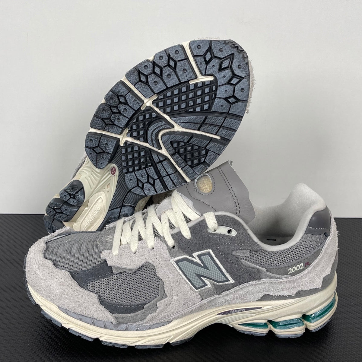 New Balance 2002R 'Gris Argent'