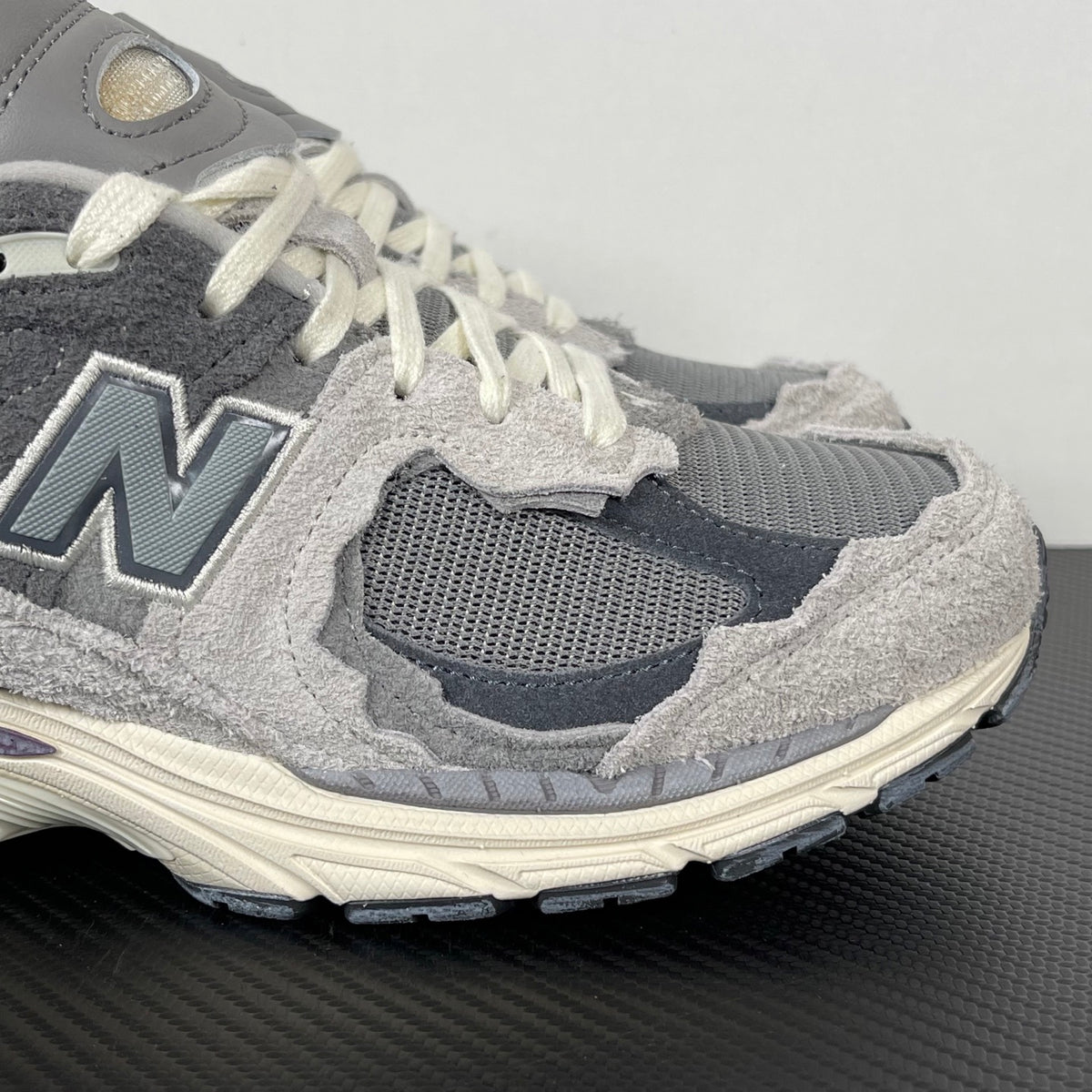 New Balance 2002R 'Gris Argent'