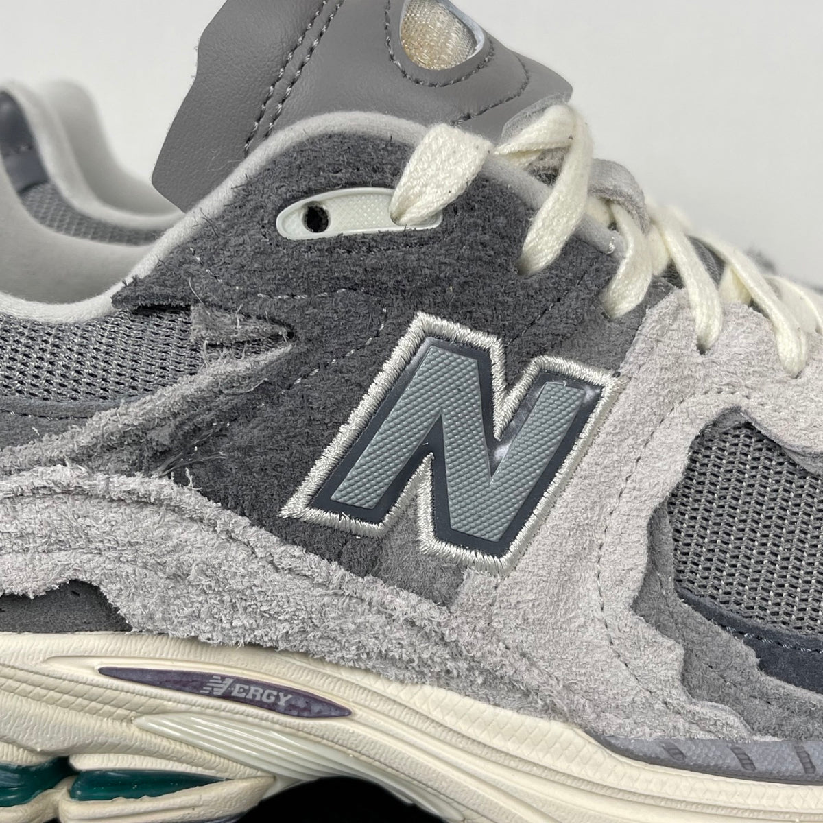 New Balance 2002R 'Gris Argent'
