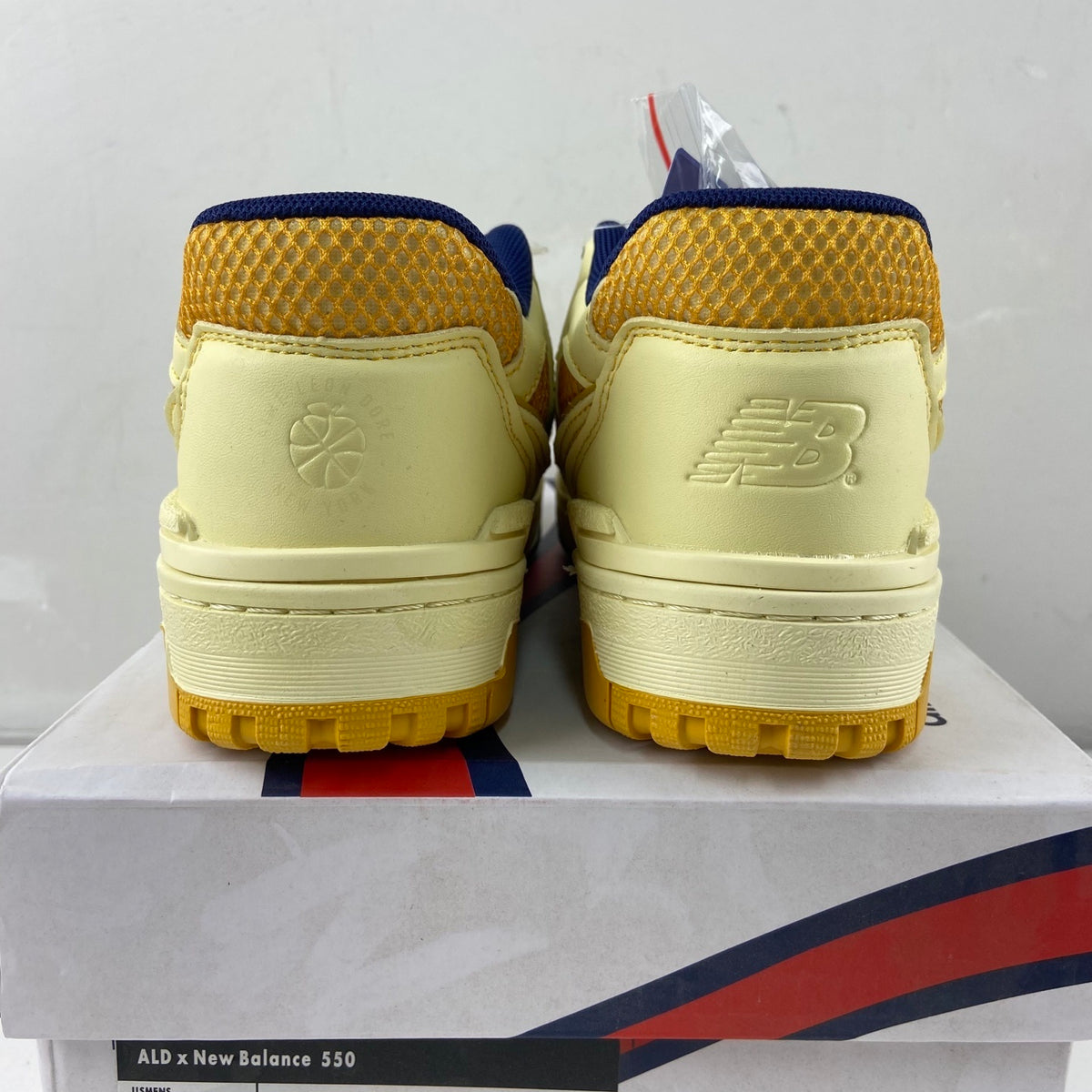 New Balance 550 'Jaune Doré Bleu'
