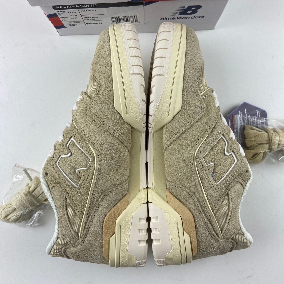 New Balance 550 'Beige Suède'