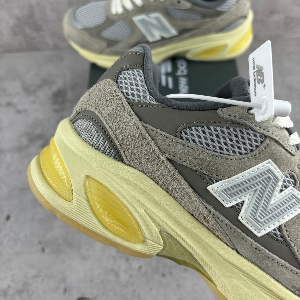 New Balance 2010 'Gris Jaune Pâle'