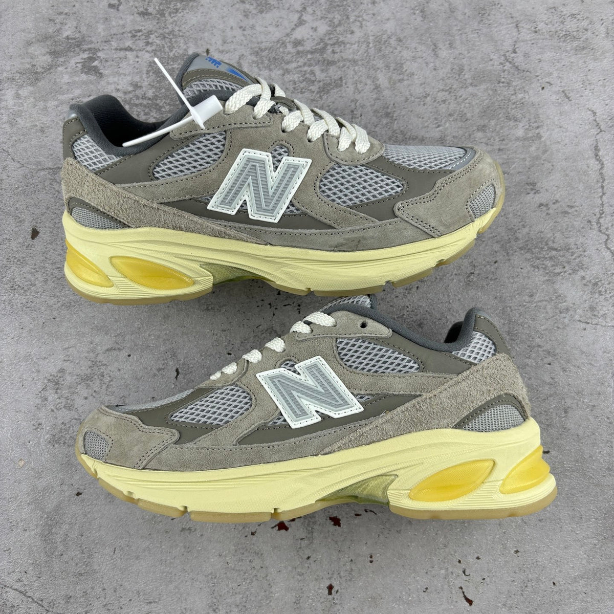 New Balance 2010 'Gris Jaune Pâle'