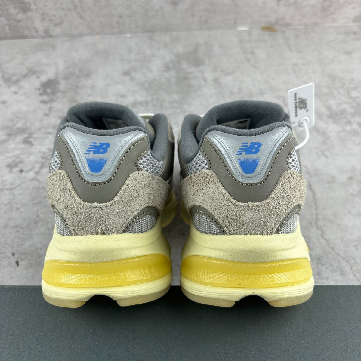 New Balance 2010 'Gris Jaune Pâle'