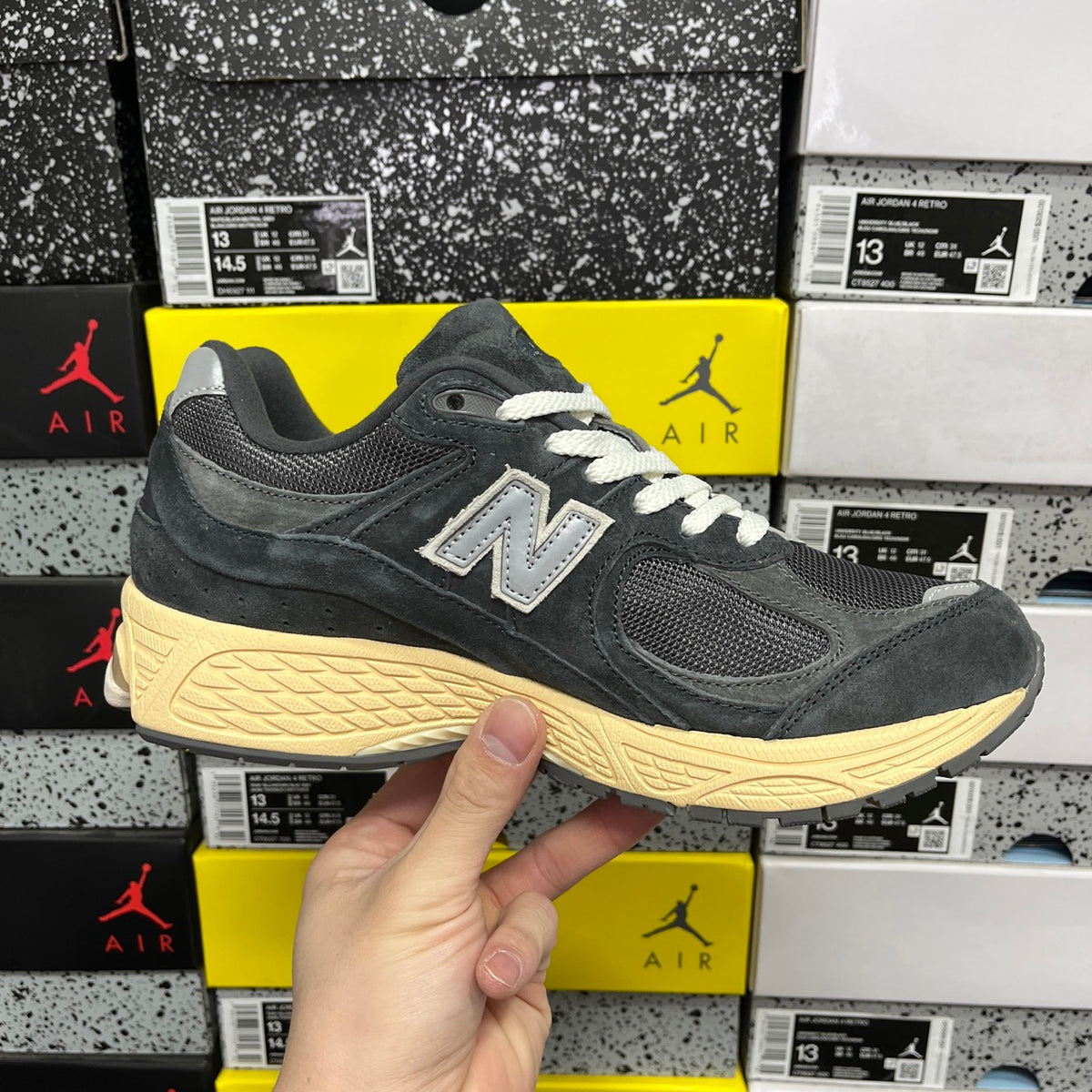 New Balance 2002R 'Noir Gris Crème'