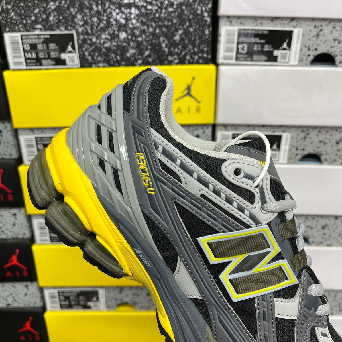 New Balance 1906R 'Gris Jaune Fluo'