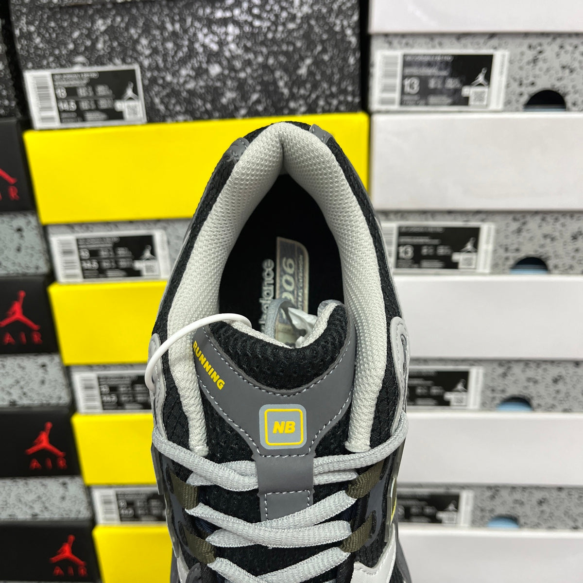 New Balance 1906R 'Gris Jaune Fluo'