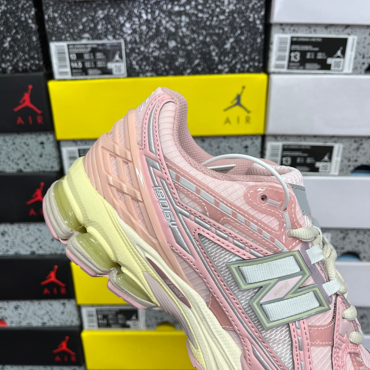 New Balance 1906R 'Rose Argent'