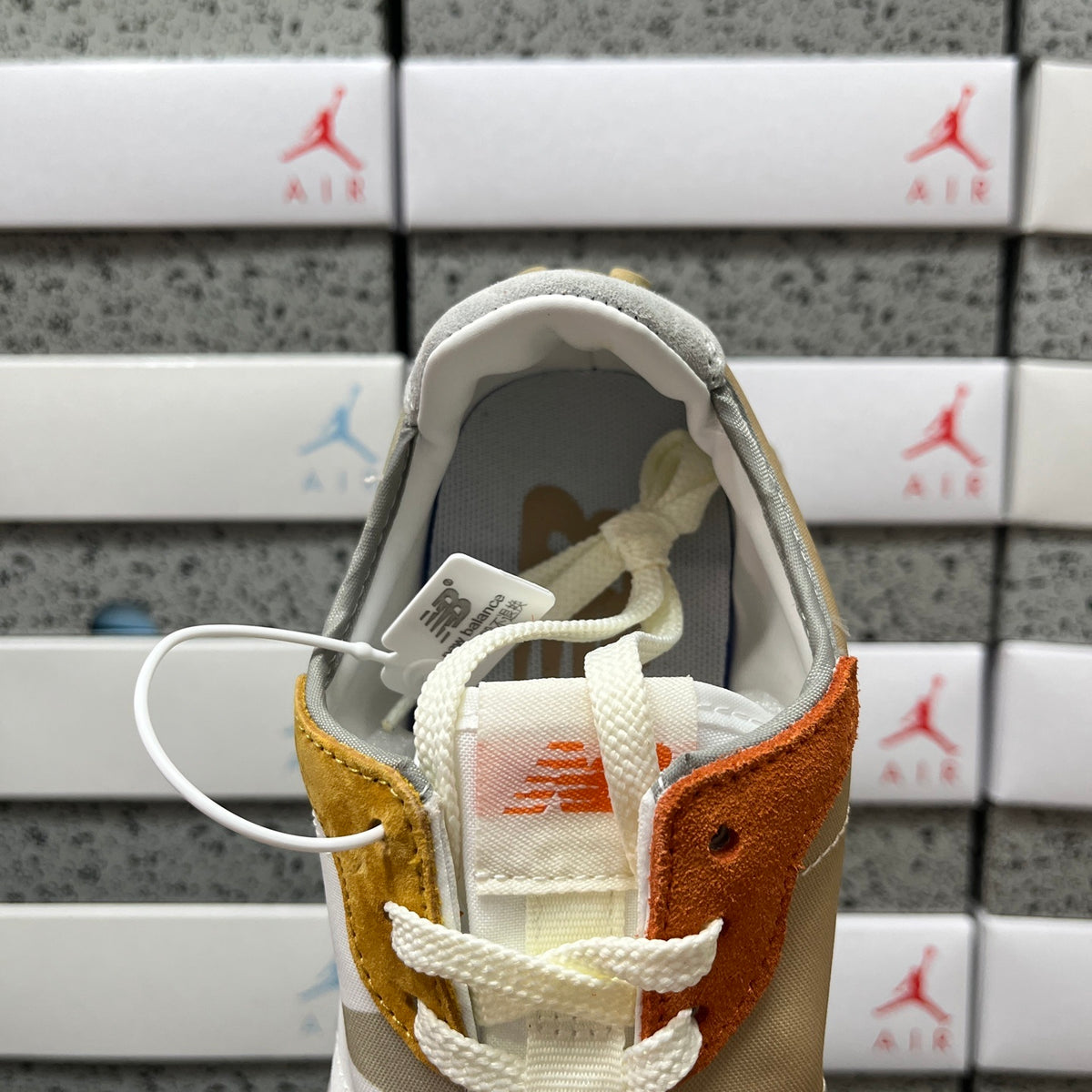 New Balance 327 'Beige Doré'