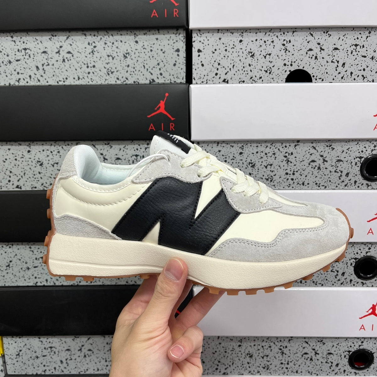 New Balance 327 'Blanc Noir'