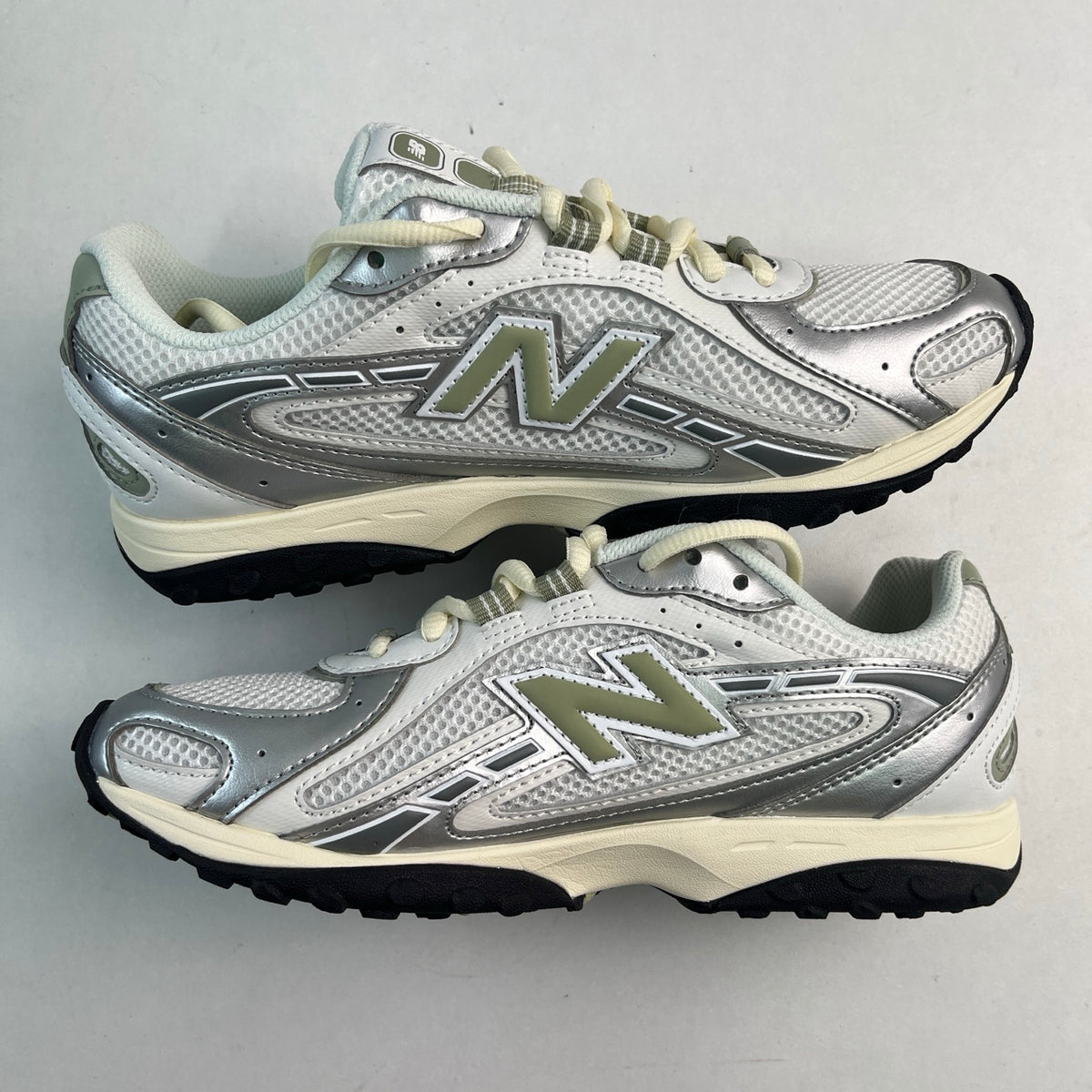 New Balance 204L 'Argent Blanc Kaki'