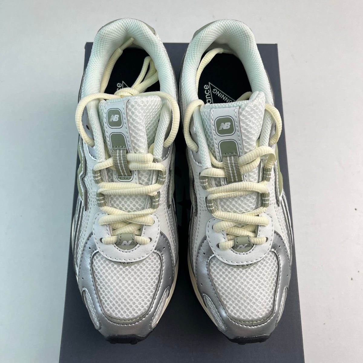 New Balance 204L 'Argent Blanc Kaki'