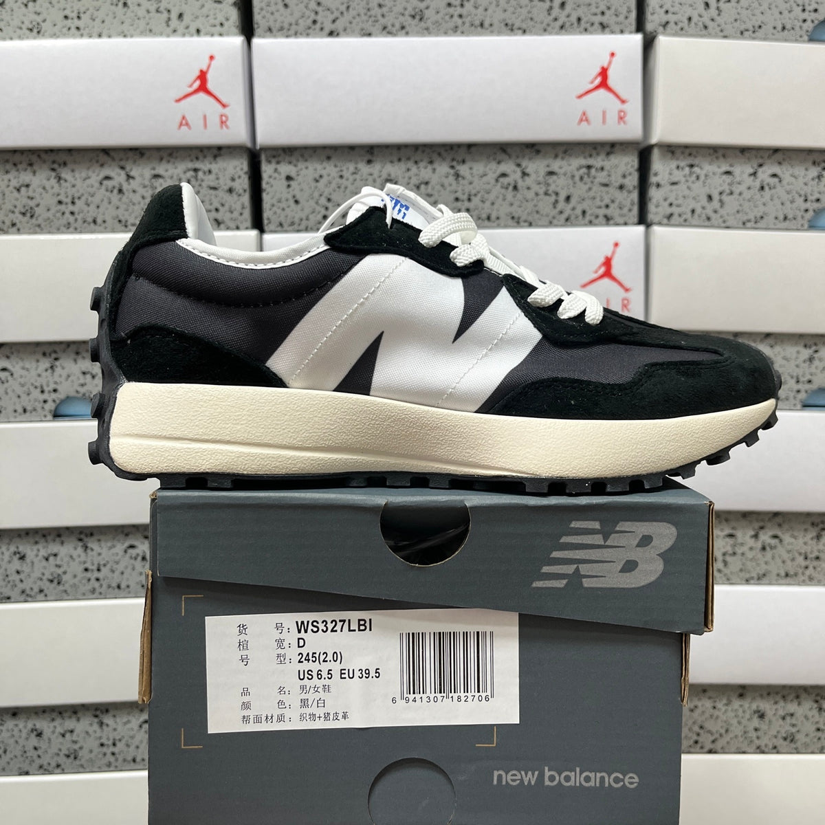 New Balance 327 'Noir Blanc Crème'