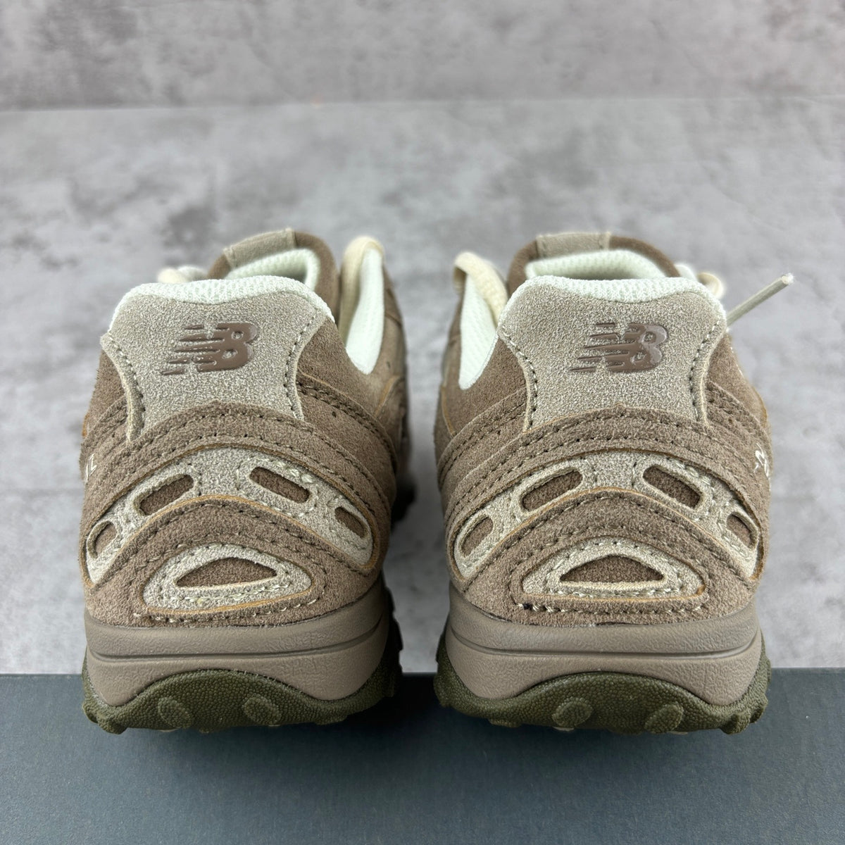 New Balance 204L 'Taupe'