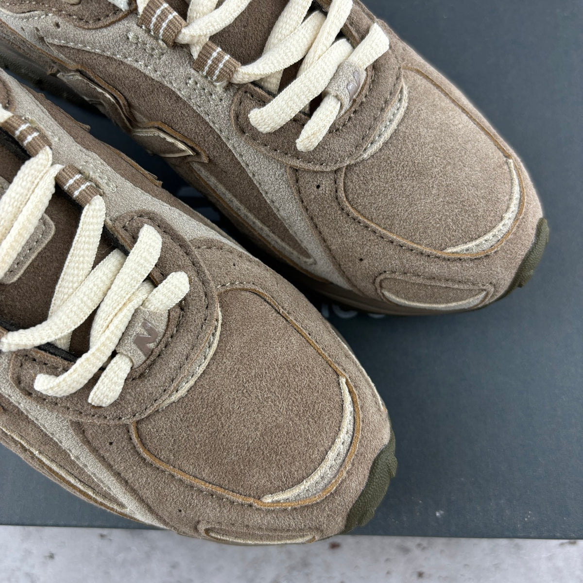 New Balance 204L 'Taupe'