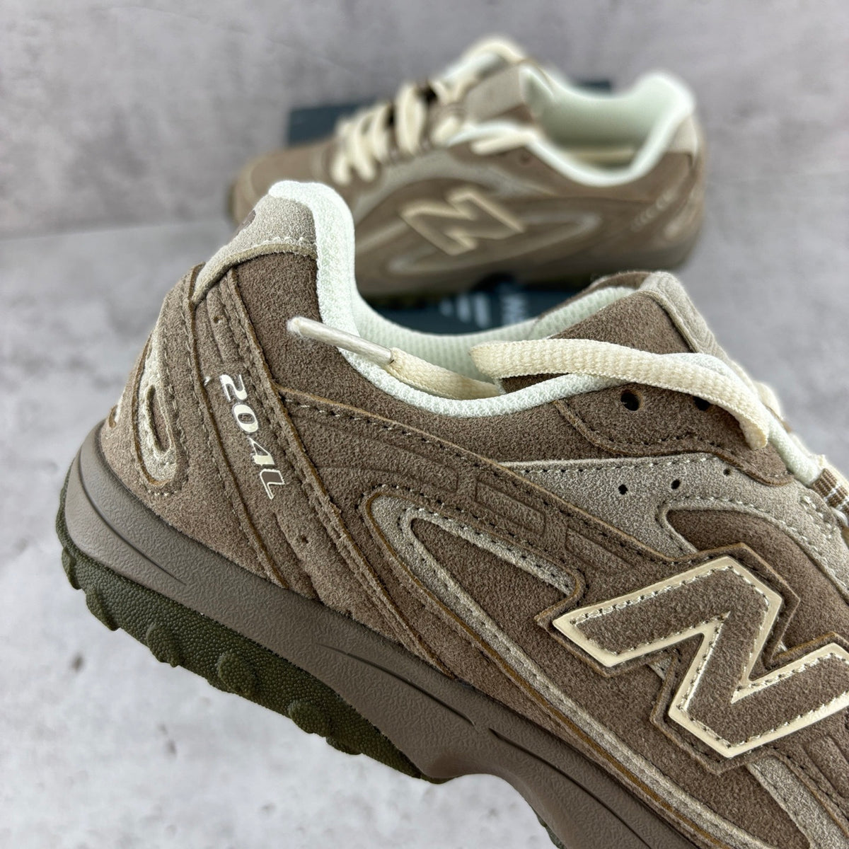 New Balance 204L 'Taupe'