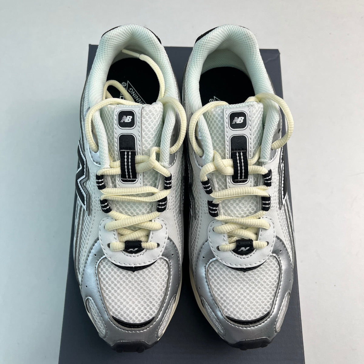 New Balance 204L 'Argent Noir Beige'