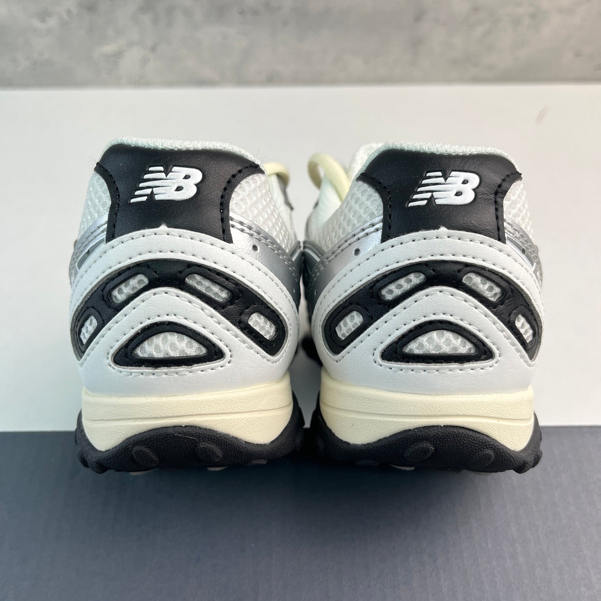 New Balance 204L 'Argent Noir Beige'