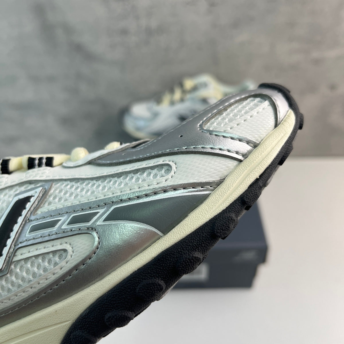 New Balance 204L 'Argent Noir Beige'