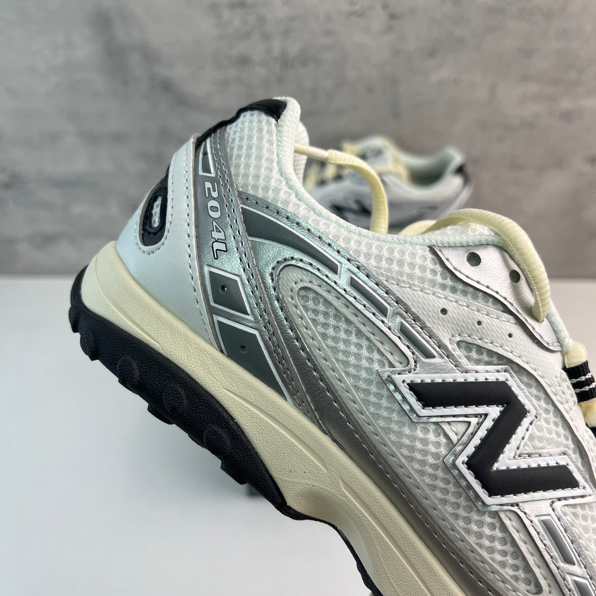 New Balance 204L 'Argent Noir Beige'
