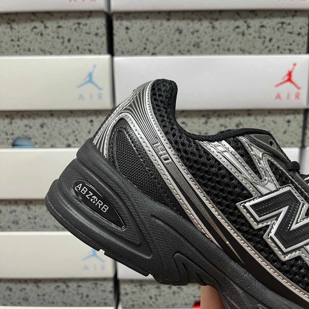 New Balance 740 'Noir Argent'